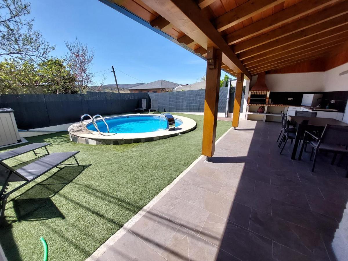 Vila Casa Con Piscina Y Barbacoa Freixido Exteriér fotografie