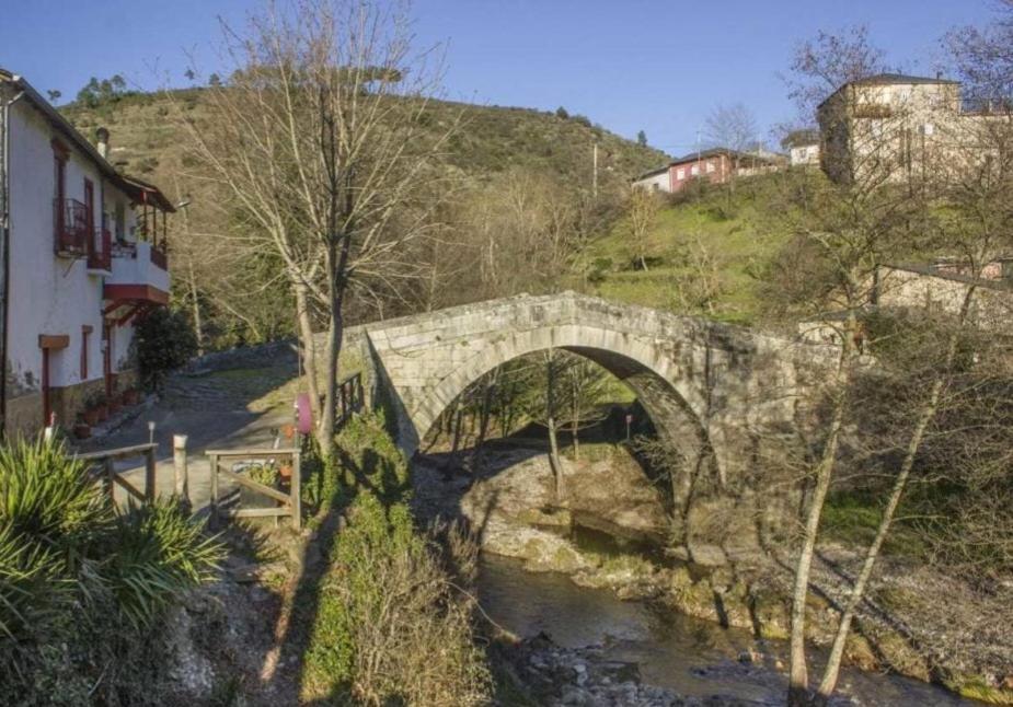 Vila Casa Con Piscina Y Barbacoa Freixido Exteriér fotografie